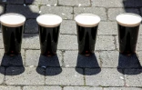 La bière peut de nouveau couler à flots dans les 7.000 pubs irlandais autorisés à rouvrir leurs portes lundi
