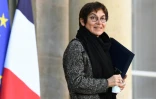 La ministre française de la Mer Annick Girardin sur le perron de l'Elysée à Paris, le 1er décembre 2021