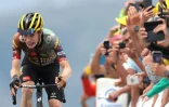 Le Danois Jonas Vingegaard, en route vers la victoire dans la 11e étape du Tour de France entre Albertville et le Col du Granon Serre-Chevalier, le 13 juillet 2022, et nouveau maillot jaune