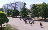 Rentrée scolaire au collège Paul-Eluard, établissement imposant de 630 élèves au coeur du quartier défavorisé de La Dame Blanche, à Garges-lès-Gonesse (Val-d'Oise), le 1er septembre 2016