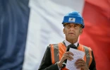 Le président français Emmanuel Macron s'exprime lors d'une visite pour l'inauguration de la mine de lithium de l'entreprise Imerys à Echassières, dans le centre de la France, le 22 avril 2026 