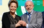 Photo diffusée par la présidence brésilienne montrant le président brésilien Luiz Inacio Lula da Silva et l'ex-présidente brésilienne Dilma Rousseff lors d'une réunion dans le cadre du sommet des Brics, à Rio de Janeiro, le 4 juillet 2025
