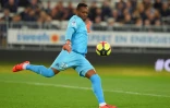 L'OM et son gardien Steve Mandanda, battus à Bordeaux, le 5 avril 2019, se doivent de réagir à domicile face à Nîmes