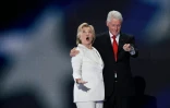 Bill et Hillary Clinton à Philadelphie lors de la dernière convention des démocrates, le 28 juillet 2016