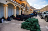 Des pompiers près de l'aéroport de Grand-Case, à Saint-Martine, le 8 septembre 2017