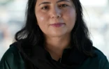 La journaliste afghane Zahra Joya lors d'un entretien à l'AFP, le 14 août 2026 à Londres
