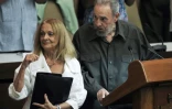 Fidel Castro et Dalia Soto del Valle, lors d'une séance au Parlement cubain, le 8 août 2010 à La Havane