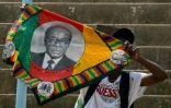 Un partisan de Mugabe pendant un hommage populaire à l'ancien président, le 13 septembre 2019 à Harare