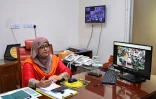 L'analyste Sharmin Afroze lors d'un entretien à l'AFP  dans une salle de contrôle au siège de la police à Dacca, le 14 mai 2026 