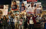 Les familles et les amis des otages enlevés par le Hamas le 7 octobre 2023 manifestent à Tel-Aviv le 4 novembre 2023