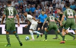 Le milieu de Marseille, Dimitri Payet (c), lors du match amical face à Naples, au Vélodrome, le 4 août 2019
