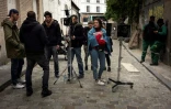 Les élèves de l'école de cinéma fondée par Ladj Ly à Clichy-sous-Bois, en tournage à Paris le 12 avril 2019
