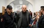 L'opposant russe Vladimir Kara-Murza escorté au tribunal Basmanny à Moscou, le 10 octobre 2022