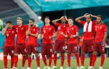 La déception des Suisses, éliminés en quart de finale de l&rsquo;Euro 2020, après avoir perdu aux tirs au but contre l'Espagne (1-1, 1-3 t.a.b.), le 2 juillet 2021 à Saint-Petersbourg