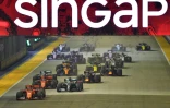 Les monoplaces F1 prennent le départ du dernier GP de Singapour en nocturne sur le circuit de Marina Bay, le 22 septembre 2019 