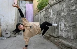 La jeune Afghane Manizha Talash pratique le breakdance à Kaboul, le 12 juin 2021