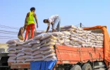Un chargement d'aide alimentaire au port de Hodeida, le 5 avril 2022 au Yémen