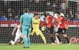 Le Stade rennais égalise devant Monaco grâce à son attaquant Giovanni Sio (c), au Roazhon Park, le 24 avril 2016