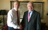 Tony Blair avec l'actuel Premier ministre israélien Benjamin Netanyahu, alors leader d'opposition, le 24 juillet 2007 à Jerusalem
