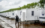Le port de Rotterdam a été amménagé afin de préparer l'arrivée du MV Hondius, un navire de croisière néerlandais touché par un foyer d'hantavirus, à Rotterdam, le 17 mai 2026