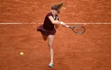 La Russe Mirra Andreeva, N.6 monsdiale, au 1er tour de Roland-Garros contre l'Espagnole Cristina Bucsa le 27 mai 2025 à Paris