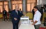 Le président algérien sortant Abdelmadjid Tebboune vote à Alger, lors de la présidentielle, le 7 septembre 2024