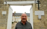 Hervé Tirant de Bury devant le "Vieux Château", le 9 mai 2020 à Savigny-sur-Ardres, où de Gaulle a lancé son premier appel radiodiffusé le 21 mai 1940
