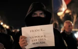 Un officier de police lors d'une manifestation le 28 octobre 2016 à Versailles, après l'attaque de fonctionnaires avec des cocktails Molotov à Viry-Chatillon (Essonne).