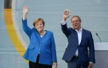 Le leader de la CDU Armin Laschet et la chancellière Angela Merkel à Aachen, en Allemagne, le 25 septembre 2021, la veille des élections