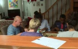 La famille Suteau fait partie des volontaires du dispositif d'accueil solidaire dont bénéficient 14 mineurs isolés en Loire-Atlantique