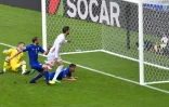Le défenseur italien Giorgio Chiellini (blanc) buteur face à l'Espagne à l'Euro au Stade de France, le 27 juin 2016