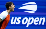 L'Espagnol Carlos Alcaraz lors de son quart de finale de l'US Open victorieux face à l'Italien Jannik Sinner, le 7 septembre 2022