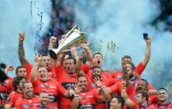 La joie des joueurs toulonnais, champions d'Europe pour la 3e année consécutive, après leur victoire, 24-18 face à Clermont, , le 2 mai 2015 au Stade de Twickenham à Londres 