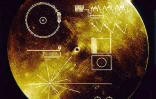 Photo diffusée par la Nasa dans les années 70 du disque d'or embarqué sur Voyager, lancé en 1977 