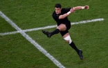 Dan Carter lors de la finale de la Coupe du monde 2015 remportée par la Nouvelle-Zélande contre l'Australie le 31 octobre 2015 à Twickenham