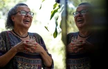 Thais de Azevedo, une transgenre brésilienne de 71 ans, ici à Sao Paulo le 4 octobre 2019, a pu retrouver une belle dentition grâce à des dentistes bénévoles qui aident les victimes de violences conjugales