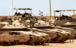 Des chars israéliens en position le long de la frontière avec la bande de Gaza le 5 juin 2025