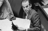 Le ministre de la Justice Robert Badinter à l'Assemblée nationale, lors de l'examen du projet de loi sur l'abolition de la peine de mort, le 17 septembre 1981 à Paris