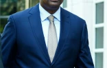 Jeffrey Webb, originaire des îles Caïman, ex-président de la Concacaf et ancien vice-président de la Fifa quitte la Cour de justice de New York, le 18 juillet 2015