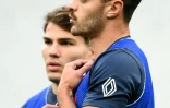 L'ouvreur des Bleus Romain Ntamack (droite) et le demi de mêlée Antoine Dupont (gauche), lors de l'entraînement du capitaine, au Stade de France à Saint-Denis, outside Paris, le 19  novembre 2021, à la veille du match des Bleus contre les All Blacks