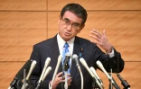 Taro Kono, qui dirige le programme de vaccination du Japon et était l'ancien ministre des affaires étrangères et de la défense du pays, prend la parole lors d'une conférence de presse pour annoncer sa candidature à la direction du Parti libéral démocrate au pouvoir, à Tokyo, le 10 septembre 2021