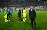 L'entraîneur de Nantes Antoine Kombouaré et ses joueurs après la finale de Coupe de France perdue face à Toulouse, le 29 avril 2023 au Stade de France