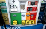 Les prix des carubrants dans une station-service Exxon à Huntsville, au Texas, le 8 septembre 2026