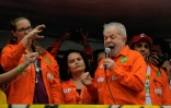 L'ancien président brésilien Luiz Inacio Lula da Silva, devant le siège de la compagnie pétrolière Petrobras, lors d'une manifestation contre la politique de privatisations du gouvernement, le 3 octobre 2017 à Rio de Janeiro