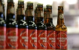 Un brasseur britannique a créé une bière artisanale combinant du houblon britannique et américain