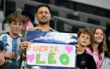 Message de soutien adressé à Lionel Messi, dont le père Jorge est décédé, par des supporters de l'Inter Miami, avant un match contre Monterrey, le 8 août 2026 à Miami