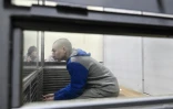 Le soldat russe Vadim Chichimarine, accusé d'avoir abattu un civil ukrainien, lors de son procès au tribunal de Kiev, le 18 may 2022 en Ukraine
