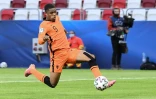 L'attaquant néerlandais, Myron Boadu, double la mise dans le temps additionnel face à la France, battue 2-1 en quart de finale de l'Euro-Espoirs, le 31 mai 2021 à Budapest