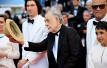 Le réalisateur américain Francis Ford Coppola (c) arrive pour la projection de son film "Megalopolis" au 77e Festival de Cannes, le 16 mai 2024
