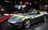 Une Monza-SPI du constructeur Ferrari est exposée au Mondial de l'automobile à Paris le 04 octobre 2018
